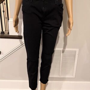 Joe’s Jeans The Finn Skinny ankle Pant with ripped knees detail
